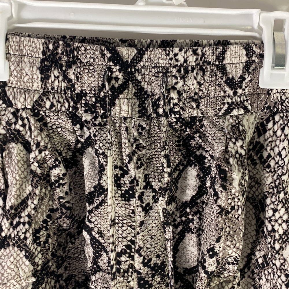 Express Python Print Loose Shorts Small - Picture 2 of 7